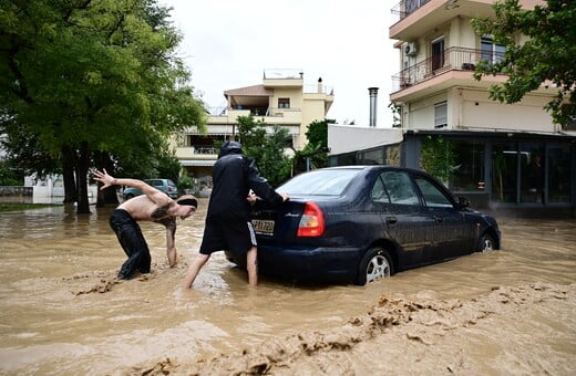 Από την κρατική παράλυση στην αυτοοργάνωση: Μαρτυρίες από τον Βόλο