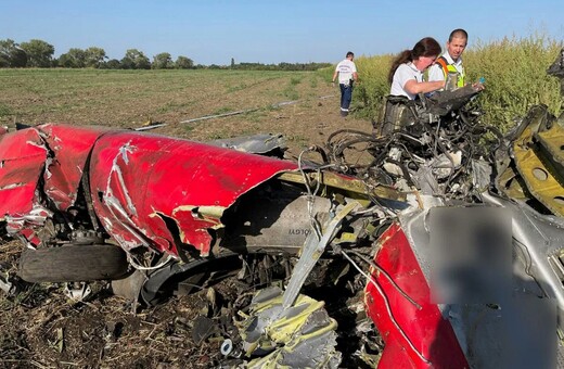 Συντριβή αεροσκάφους κατά τη διάρκεια αεροβατικού σόου στην Ουγγαρία, δυο νεκροί