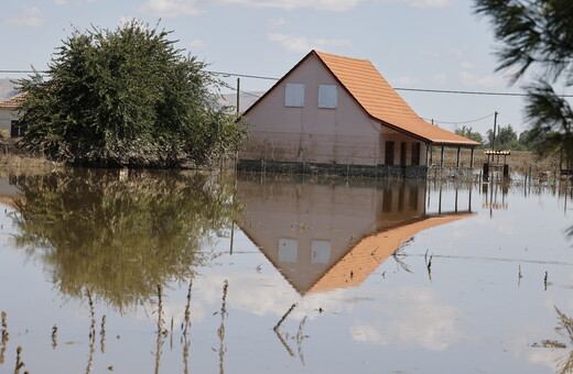 Πλημμύρες: Πού είναι δύσκολη η προσέγγιση- Σε επιφυλακή για πέντε περιοχές