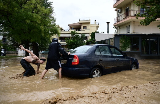 Κακοκαιρία: Xωρίς πόσιμο νερό για 9η ημέρα ο Βόλος