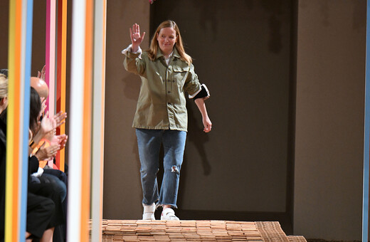 Η Σάρα Μπάρτον αποχωρεί από τον οίκο μόδας Alexander McQueen
