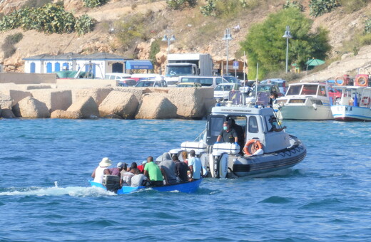 Λαμπεντούζα: Νεκρό βρέφος σε σκάφος μεταναστών - Είχε γεννηθεί εν πλω