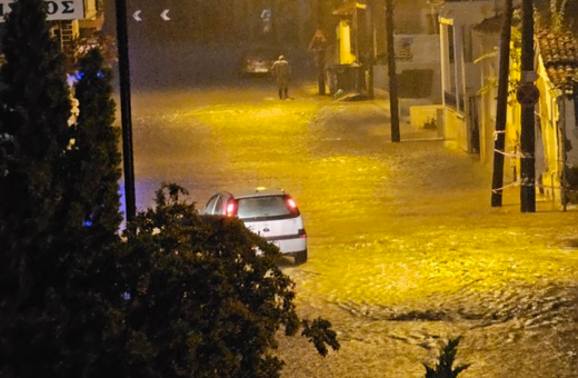 Κακοκαιρία Elias- Τρίκαλα: Κεντρικός δρόμος πλημμύρισε μέσα σε μία ώρα