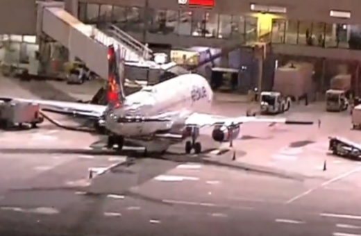Στιγμές αγωνίας σε πτήση: Ισχυρές αναταράξεις, τραυματίστηκαν 8 άτομα