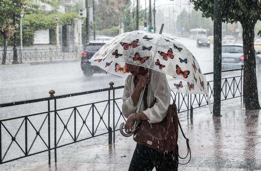 Η κακοκαιρία Elias έφτασε στην Αττική- Ισχυρές καταιγίδες, ανοιχτά τα σχολεία