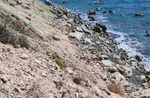 Γυναίκα εντοπίστηκε νεκρή σε βράχια σε παραλία της Κρήτης