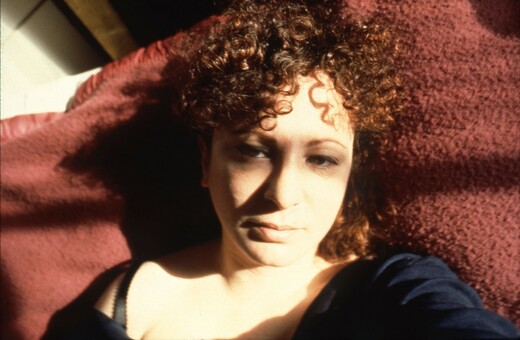 «Δεν έχω πολλά χρόνια ακόμα»: Η Nan Goldin για την τελευταία, ίσως, αναδρομική της έκθεση 