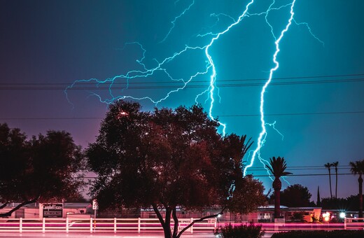 Καιρός- Meteo: Ισχυρές καταιγίδες έως αύριο το μεσημέρι- Νεότερη πρόγνωση