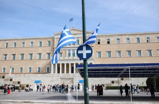 28η Οκτωβρίου: Κλειστοί δρόμοι λόγω παρελάσεων, πώς θα κινηθούν τα ΜΜΜ