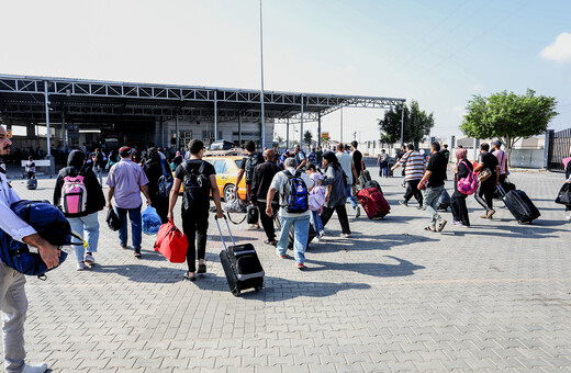 Ράφα: Ανοιχτό το πέρασμα για τραυματίες και όσους έχουν και ξένο διαβατήριο