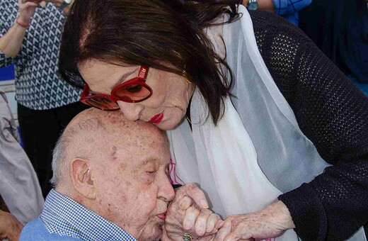 Μίμης Πλέσσας – Νάνα Μούσχουρη: Δυο μύθοι αγκαλιά, μια καθόλου τυχαία μέρα
