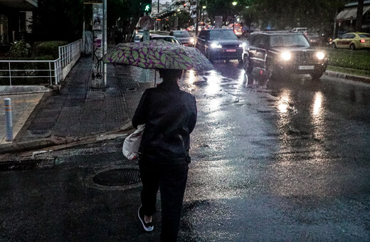 Καιρός: Έφτασε η κακοκαιρία στην Αθήνα- Προβλήματα στους δρόμους