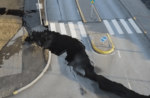 Ισλανδία- ηφαίστειο: Δρόμος κόπηκε στα δύο από τους σεισμούς 