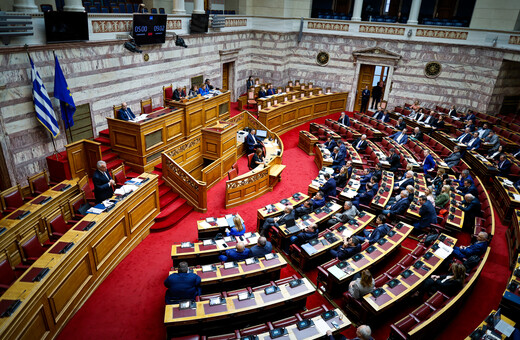 Εξεταστική για τα Τέμπη: Όλοι εναντίον όλων στη συζήτηση στη Βουλή 