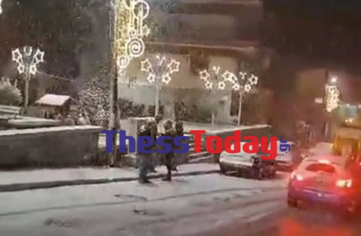 Κακοκαιρία: Πυκνή χιονόπτωση στον Χορτιάτη- Στα «λευκά» και η Πέλλα