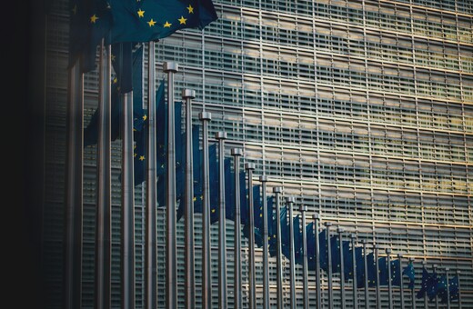 Ευρωπαϊκή Επιτροπή: Εγκρίνει την επαναφορά του «Ηρακλή» στις τράπεζες