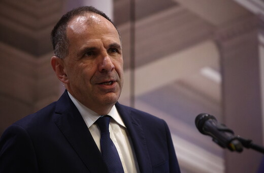 Γλυπτά Παρθενώνα: Συνάντηση Γεραπετρίτη- Κάμερον, στη σύνοδο του ΝΑΤΟ