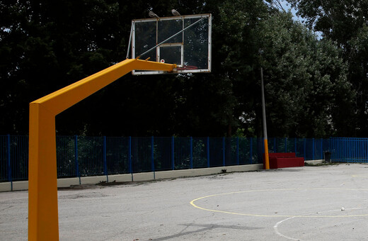 Μαθήτρια έπεσε από μπαλκόνι γυμνασίου στο Πέραμα