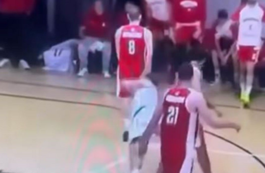Elite League: Ο αρχηγός του Πανερυθραϊκού έριξε γροθιά σε παίκτη του Παπάγου