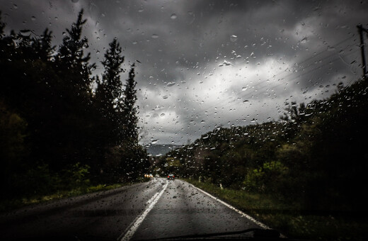 Έκτακτο δελτίο επιδείνωσης καιρού: Βροχές και καταιγίδες, πού θα «χτυπήσει» η κακοκαιρία