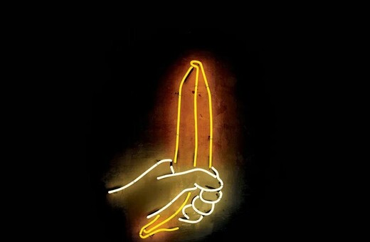Δυο Millennials εξηγούν τι είναι το «άγχος της dick pic»
