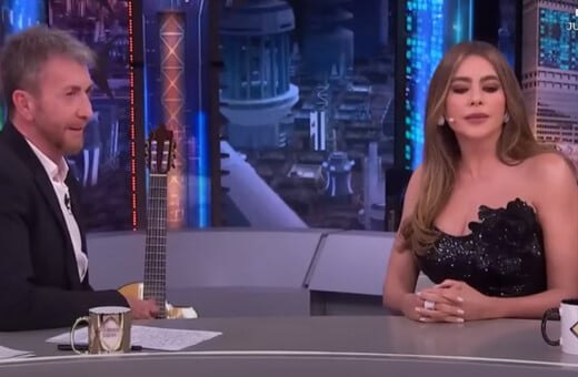 Σοφία Βεργκάρα: Αποστόμωσε παρουσιαστή που κορόιδεψε τα αγγλικά της - «Μιλάς καλύτερα;»