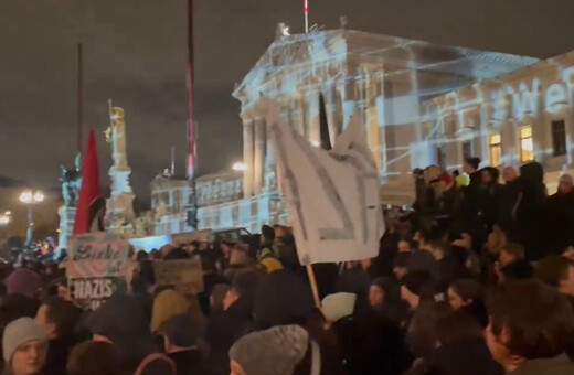 Χιλιάδες διαδηλωτές στους δρόμους της Βιέννης κατά της ακροδεξιάς