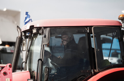 Επέστρεψαν στο μπλόκο των Νέων Μουδανιών οι αγρότες από τη Χαλκιδική