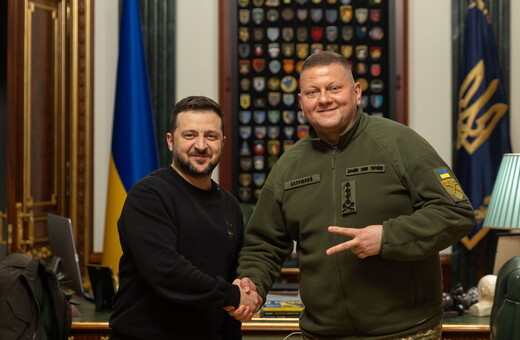 «Ήρωα της Ουκρανίας» ονόμασε ο Ζελένσκι τον αρχηγό του στρατού που αντικατέστησε