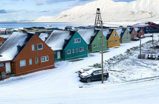 Η κρυμμένη πόλη όπου είναι «παράνομο να πεθάνεις», έχουν όλοι όπλα και οι γάτες απαγορεύονται
