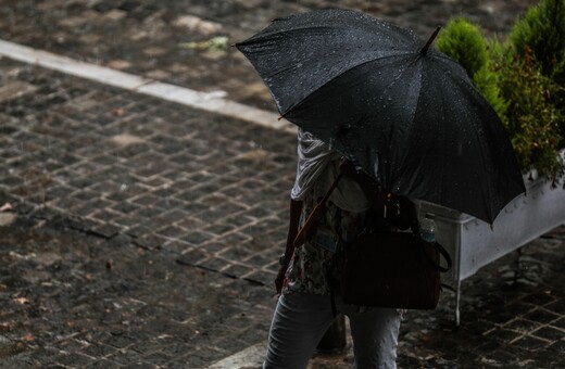 Καιρός: Καταιγίδες και αφρικανική σκόνη σήμερα- Πού θα είναι ισχυρά τα φαινόμενα