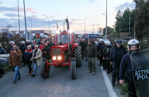 «Λελογισμένες οι κινητοποιήσεις των αγροτών» λέει ο πρωθυπουργός, αλλά δεν θα τους δώσει άλλα