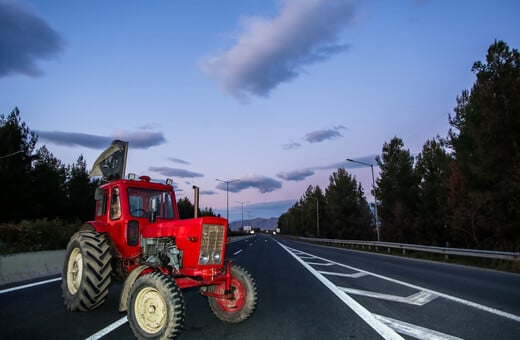 Σταθεροί στις θέσεις τους οι αγρότες - Σήμερα η τελική απόφαση