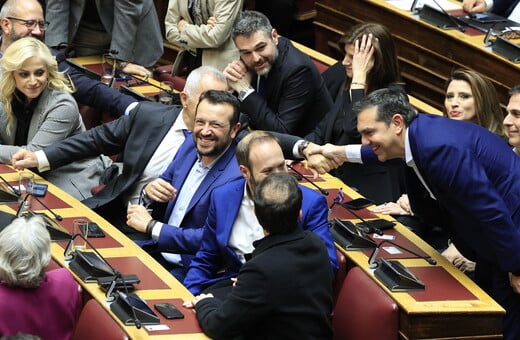 Η εμφάνιση του Αλέξη Τσίπρα στη Βουλή - Στην ψηφοφορία για τα ομόφυλα ζευγάρια