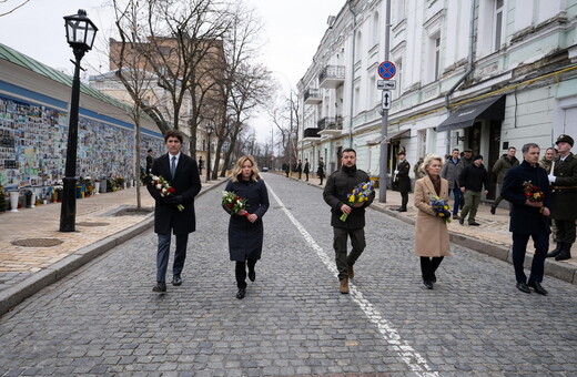 Δύο χρόνια πολέμου στην Ουκρανία: "Θα νικήσουμε", λέει ο Ζελένσκι