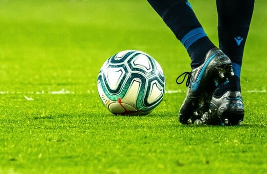 Κατέρρευσε 16χρονος ποδοσφαιριστής μέσα σε γήπεδο στη Λάρισα