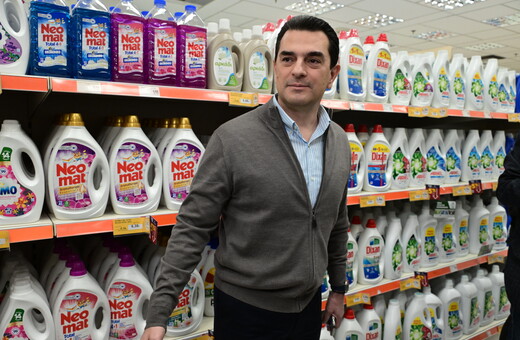 Δεν πανηγυρίζουμε αλλά οι τιμές μειώθηκαν σε 4.000 προϊόντα, λέει ο Σκρέκας