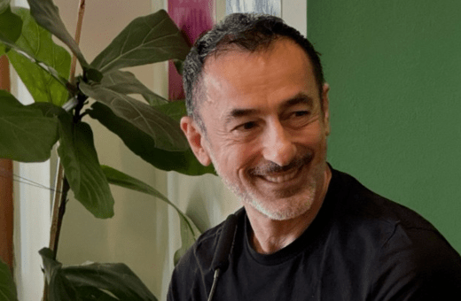Παπαϊωάννου για την ομοφοβική επίθεση: «Πώς είναι δυνατόν να μεγαλώνουμε έφηβους που αντιδρούν με βία στο διαφορετικό»