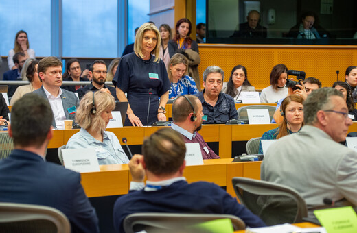 Συγκίνησε η Καρυστιανού στο Ευρωκοινοβούλιο: Δεν προσδοκούμε να γίνετε λαϊκό δικαστήριο, αλλά να ενσκήψετε με ευθύνη