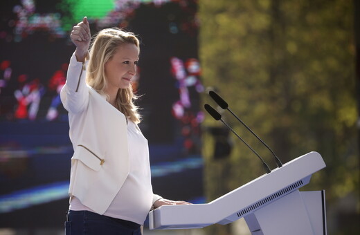Η ανιψιά της Λεπέν θεωρεί την ΕΕ αποικία της Αφρικής των ΗΠΑ και της Κίνας