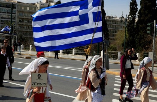 25η Μαρτίου: Μαθητική παρέλαση στην Αθήνα – Κλειστός ο σταθμός Μετρό στο Σύνταγμα