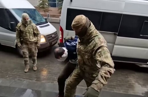 Τρομοκρατική επίθεση στη Μόσχα: Με δεμένα μάτια η μεταγωγή των συλληφθέντων