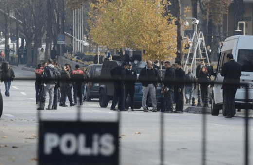 Ένας νεκρός και 12 τραυματίες στο περιθώριο των δημοτικών εκλογών στην Τουρκία