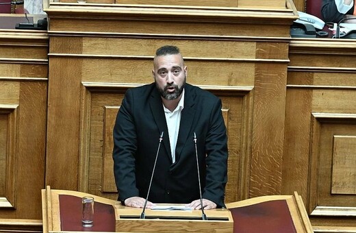 Σπαρτιάτες: Ανεξαρτητοποιήθηκε ο βουλευτής Γιώργος Μανούσος