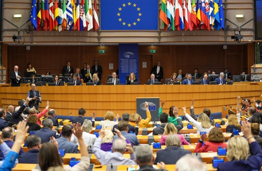 Το Ευρωκοινοβούλιο υπερψήφισε το νέο Σύμφωνο Μετανάστευσης και Ασύλου