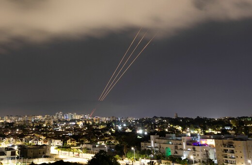 Το Ιράν εξαπέλυσε πάνω από 330 drone και πυραύλους - Αναχαιτίστηκε το 99% λέει το Ισραήλ