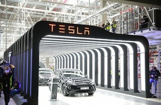 Η Tesla θα απολύσει πάνω από το 10% του προσωπικού της παγκοσμίως