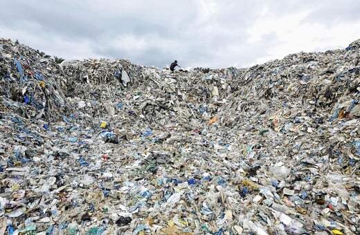 Η «ανακύκλωση» του πλαστικού είναι μια κίνηση χωρίς νόημα