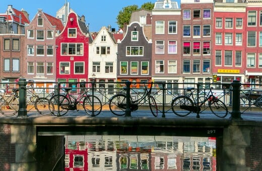 Ομάδα νέων από το Άμστερνταμ πολεμάει την στεγαστική κρίση με συνεταιριστικές κατοικίες