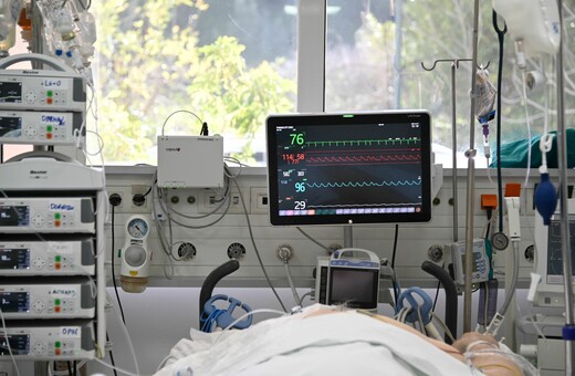 «Με 2.000 ευρώ θα χειρουργηθείτε άμεσα»: Τι καταγγέλλει η πενταμελής επιτροπή ΕΙΝΑΠ του «Σωτηρία» 